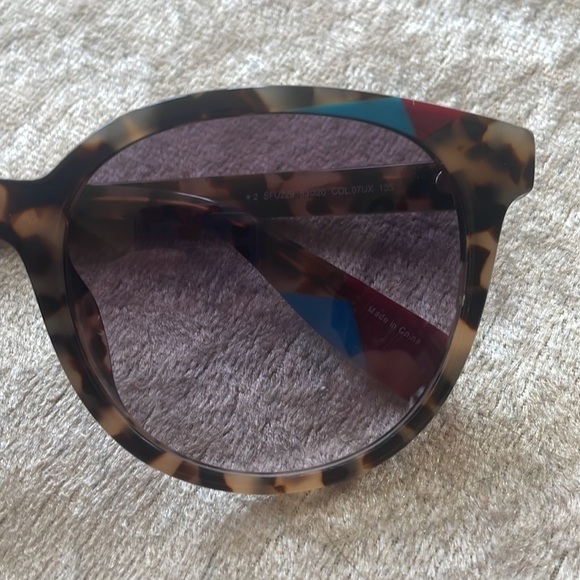 NWOT Furla Tortoise with Blue & Red Detail Round Designer Sunglasses - Picture 6 of 14
